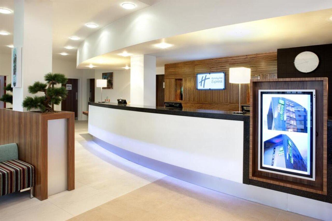 Holiday Inn Express Tamworth By Ihg Exteriör bild