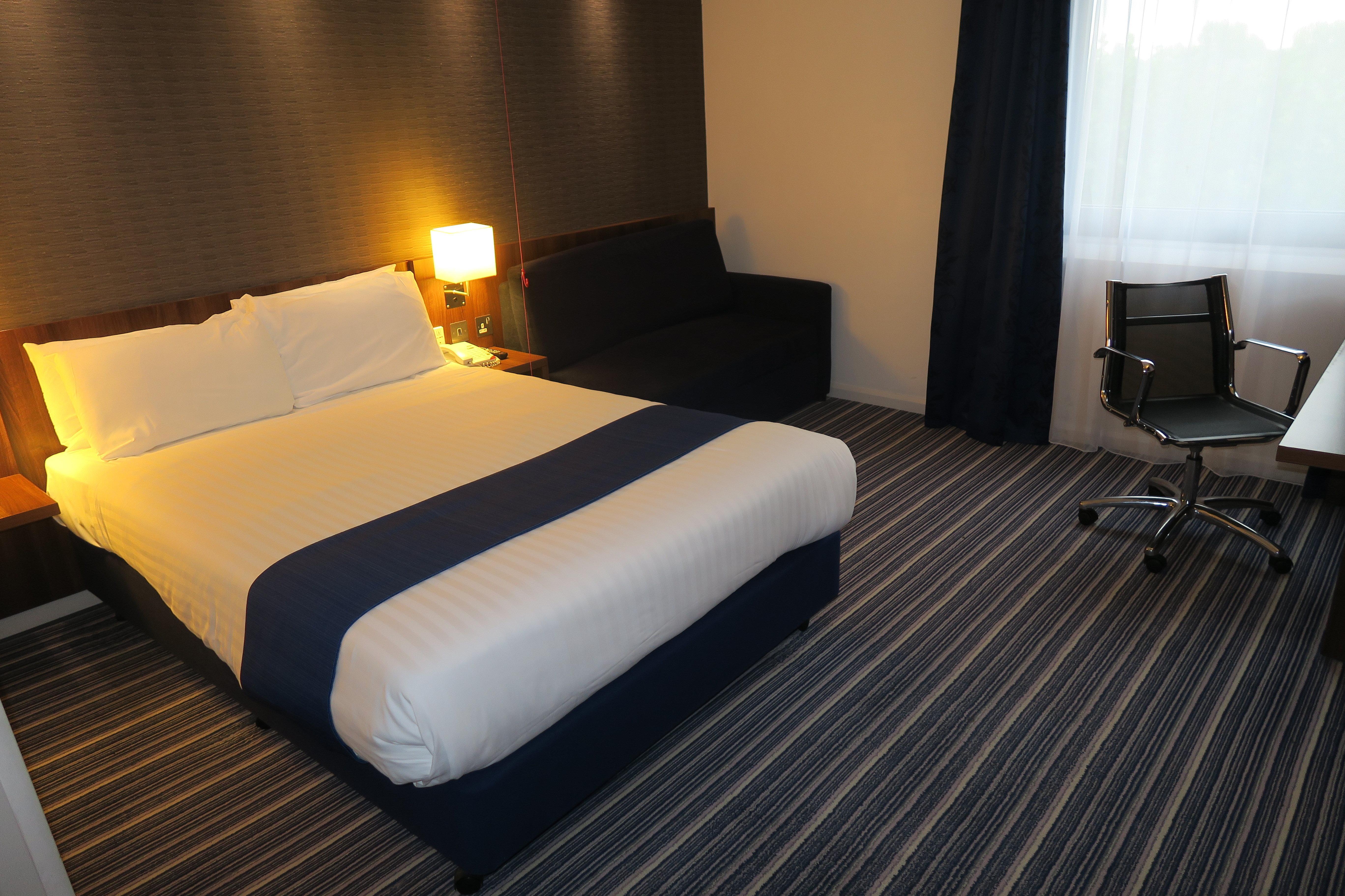 Holiday Inn Express Tamworth By Ihg Exteriör bild