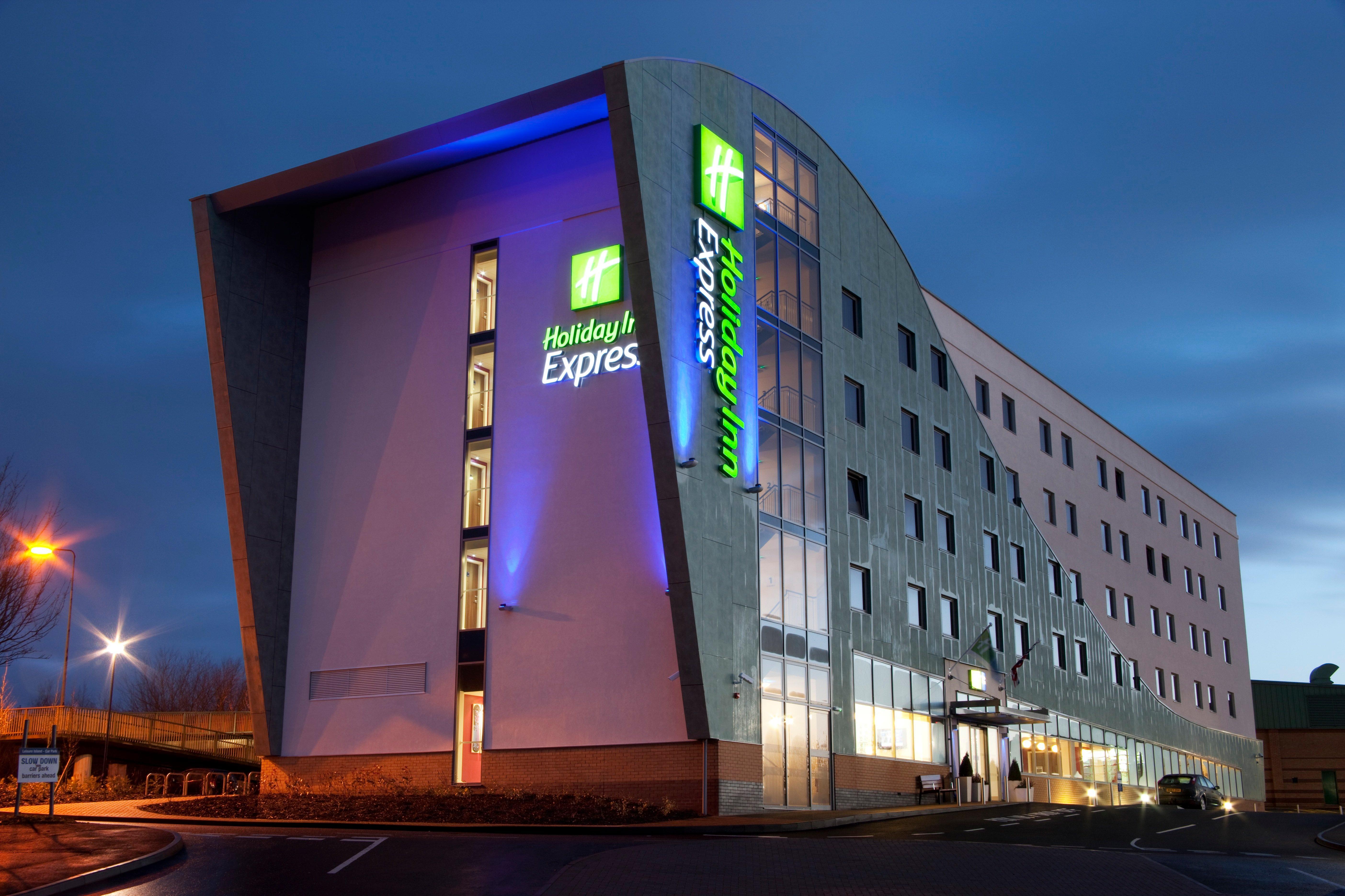 Holiday Inn Express Tamworth By Ihg Exteriör bild