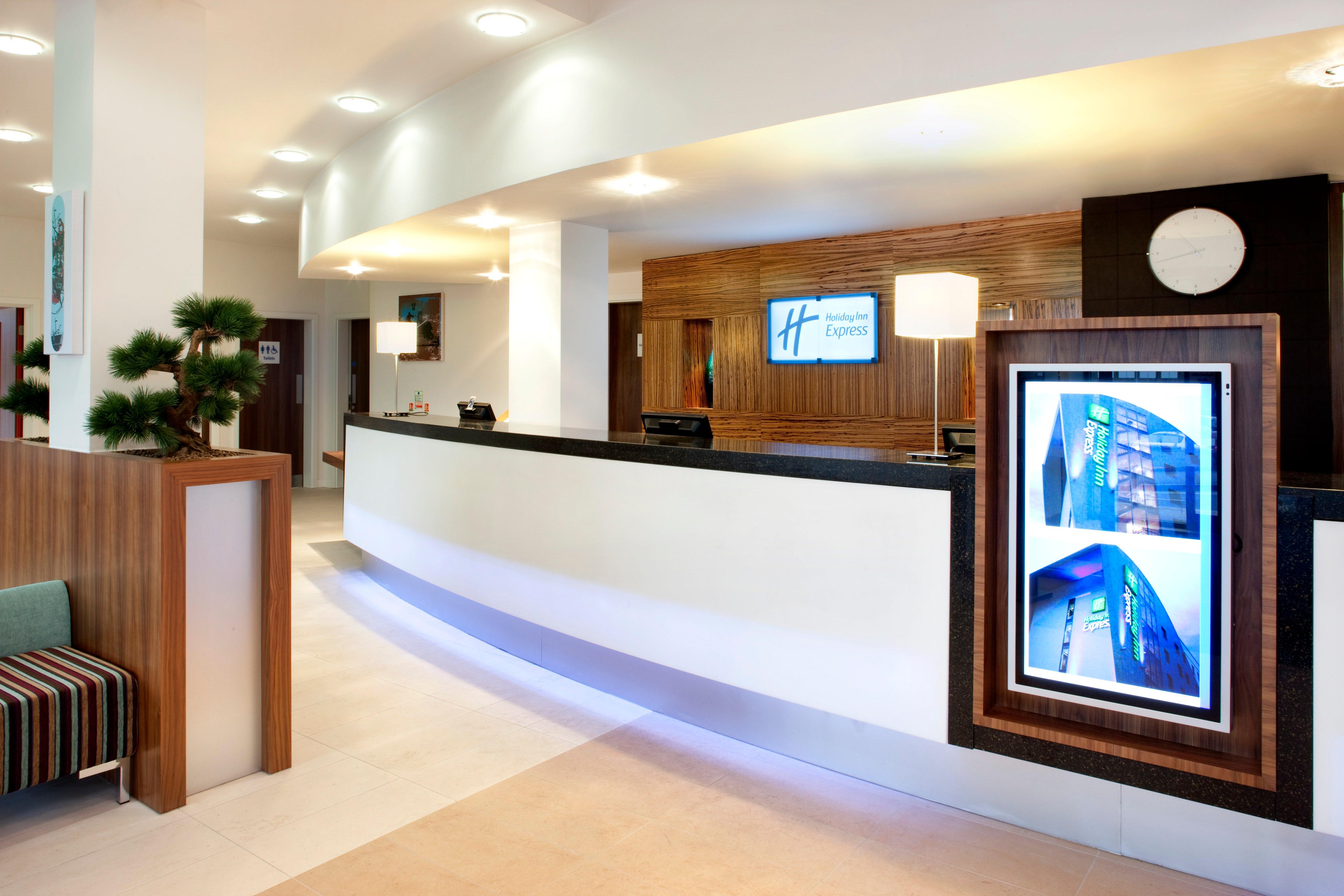 Holiday Inn Express Tamworth By Ihg Exteriör bild