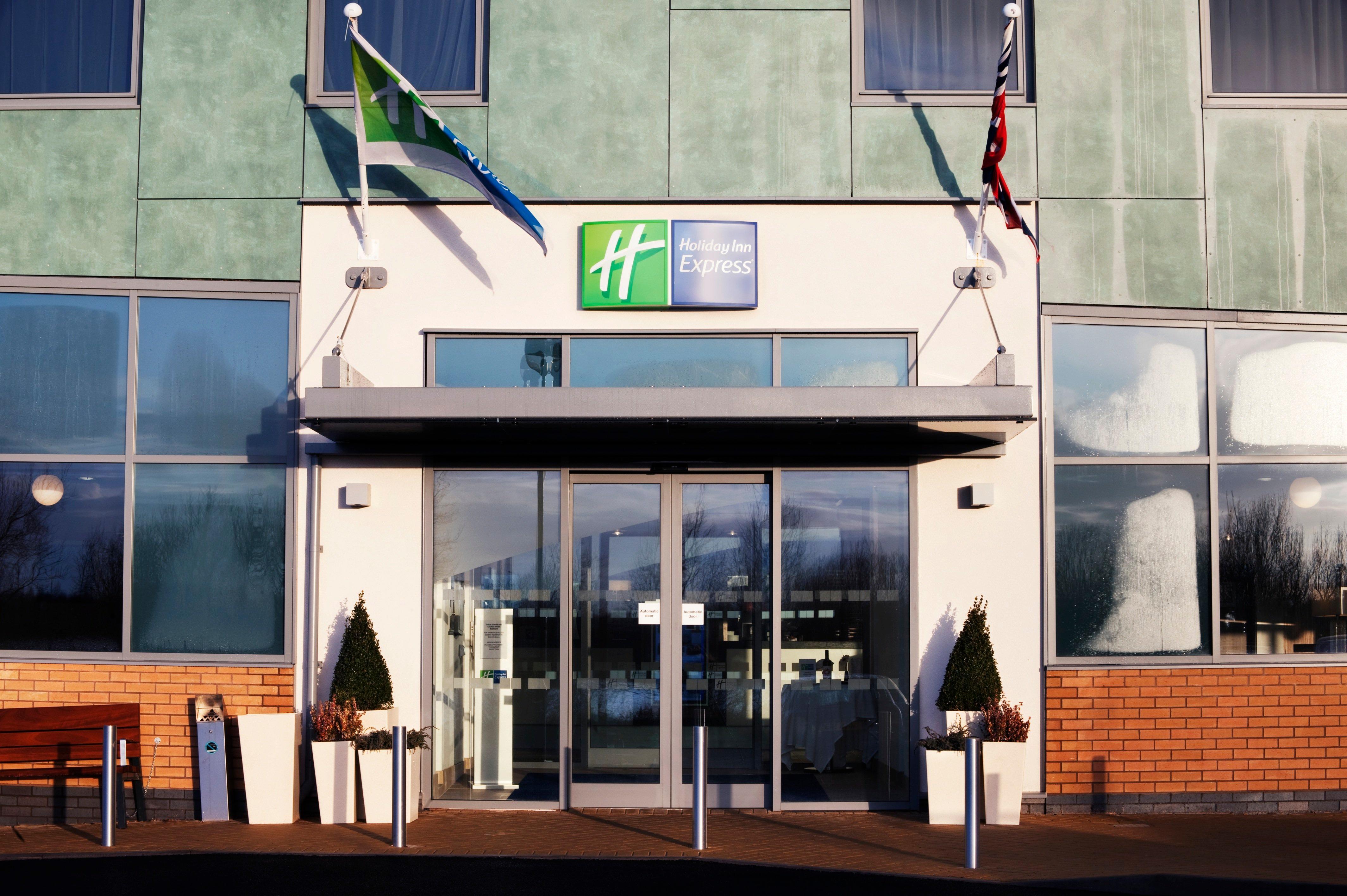 Holiday Inn Express Tamworth By Ihg Exteriör bild