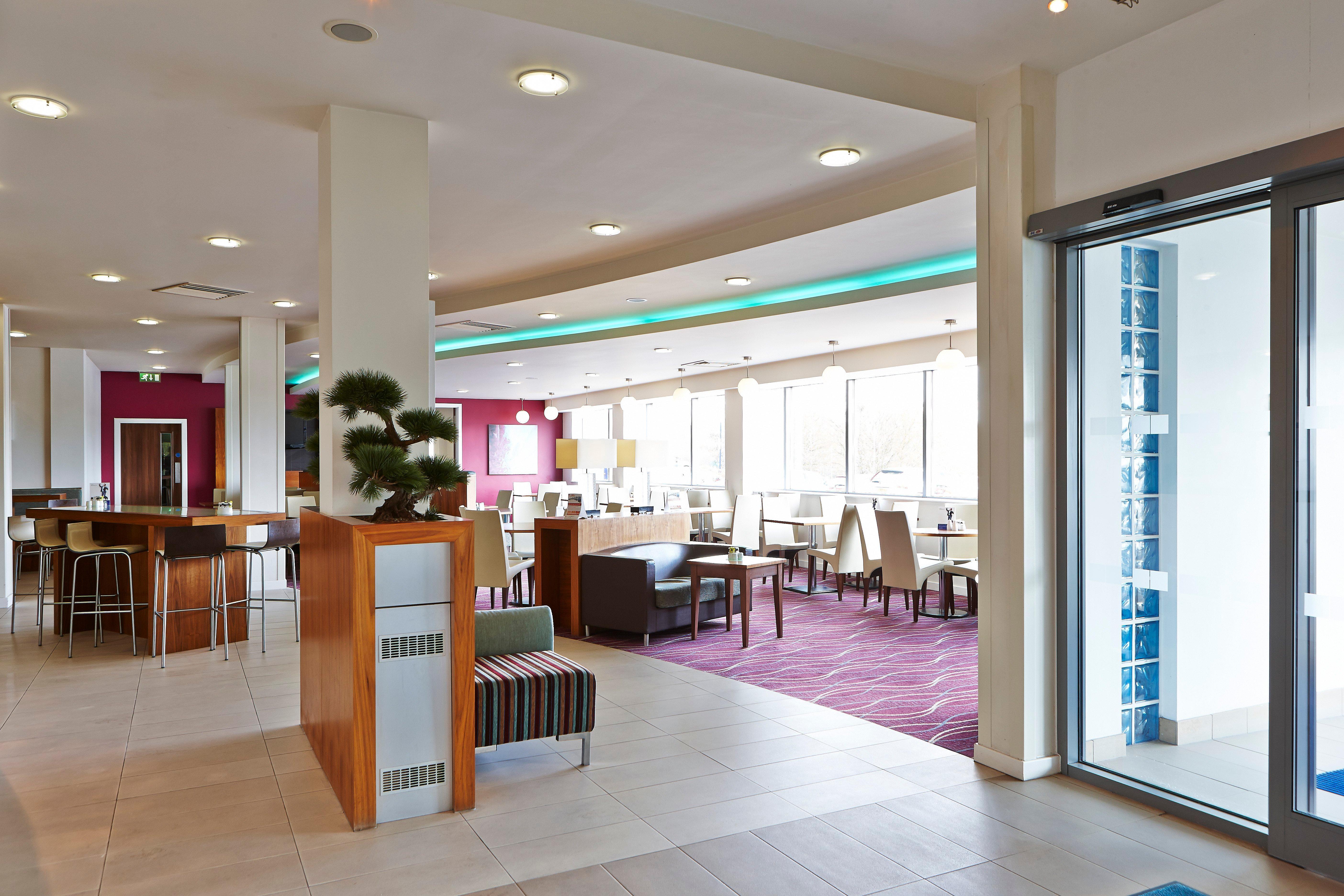 Holiday Inn Express Tamworth By Ihg Exteriör bild