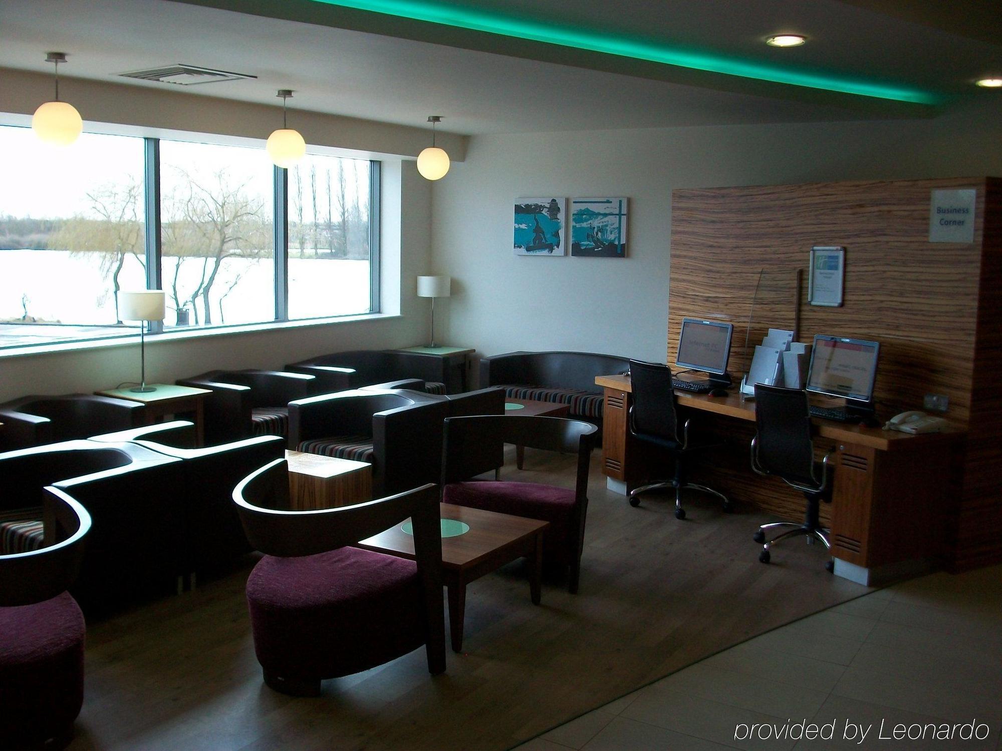 Holiday Inn Express Tamworth By Ihg Exteriör bild