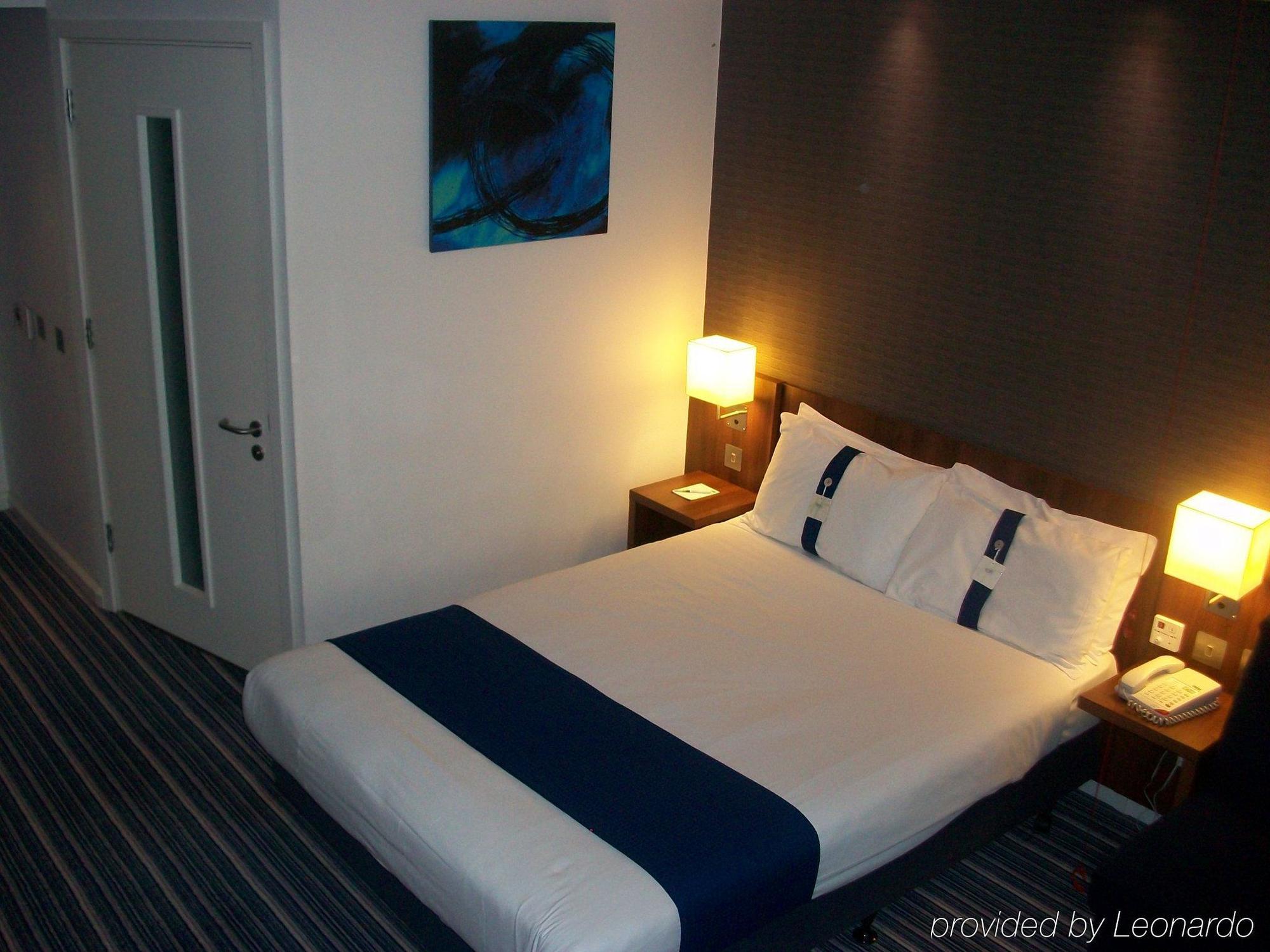 Holiday Inn Express Tamworth By Ihg Rum bild