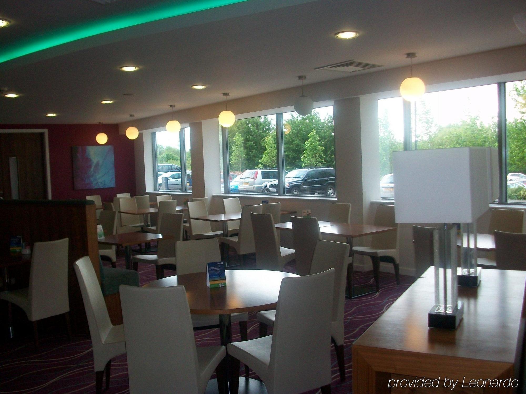 Holiday Inn Express Tamworth By Ihg Exteriör bild