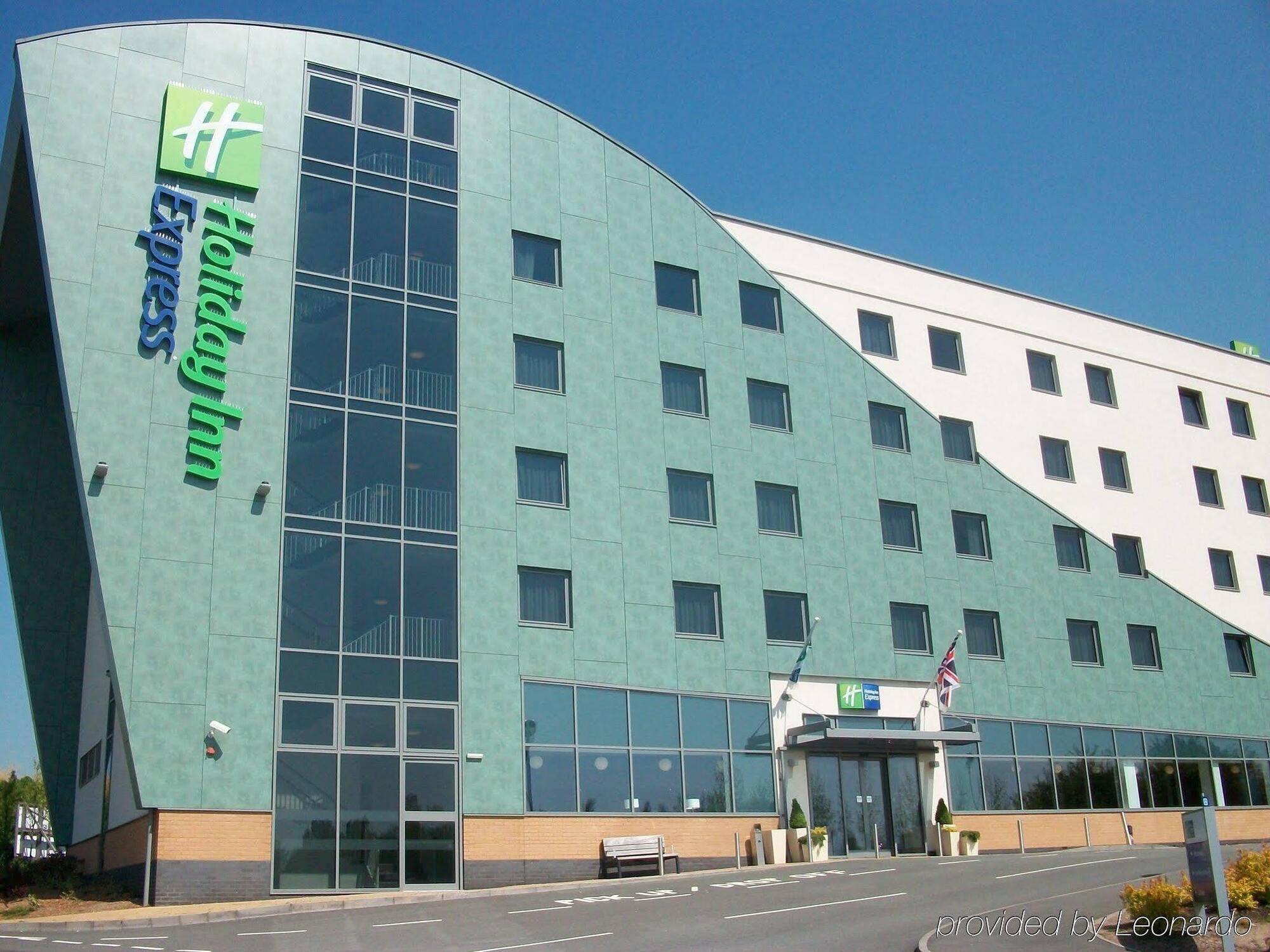 Holiday Inn Express Tamworth By Ihg Exteriör bild
